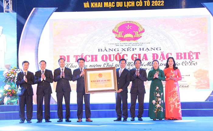 Huyện Cô Tô đón nhận Bằng xếp hạng Di tích quốc gia đặc biệt Khu lưu niệm Chủ tịch Hồ Chí Minh trên đảo Cô Tô. Ảnh: Trang Đào 